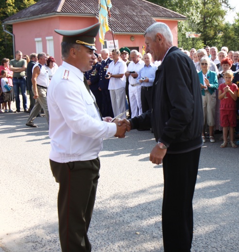 “Памяць жыве, пакуль мы збіраемся разам”. У Паставах сустрэліся ветэраны-авіятары.