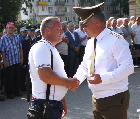 “Памяць жыве, пакуль мы збіраемся разам”. У Паставах сустрэліся ветэраны-авіятары.