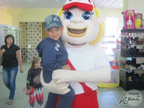 В детском магазине в Вилейке покупателям раздавали листовки по противопожарной безопасности (ФОТО)