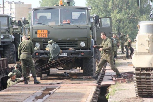 ФОТОРЕПОРТАЖ: Барановичские военнослужащие отправились на учения в Россию