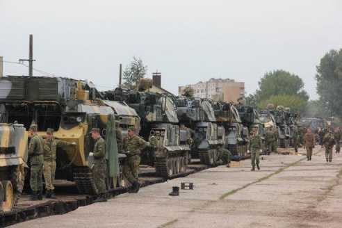 ФОТОРЕПОРТАЖ: Барановичские военнослужащие отправились на учения в Россию