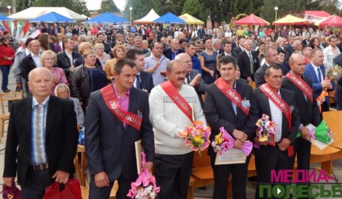 В Лунинецком районе почествовали тружеников села на районных “Дожинках”