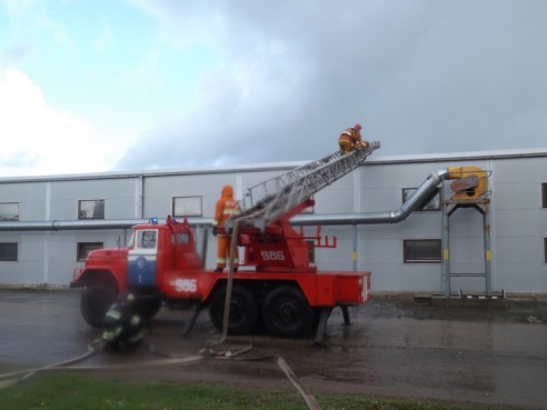 Прошли учения поставских спасателей