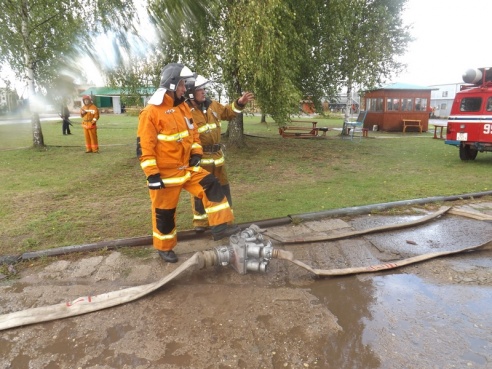 Прошли учения поставских спасателей
