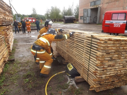 Прошли учения поставских спасателей