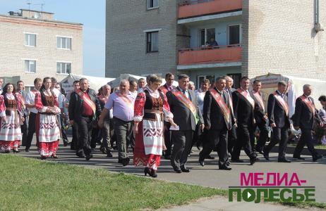 На Столинщине чествовали хлеборобов На Столинщине чествовали хлеборобов