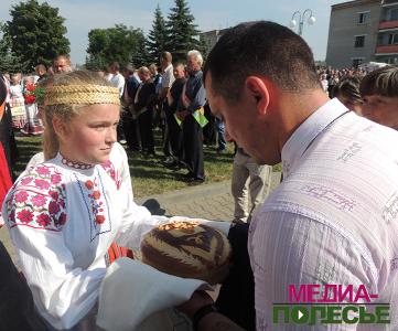 На Столинщине чествовали хлеборобов На Столинщине чествовали хлеборобов