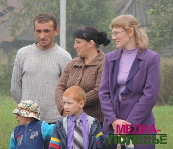 За знаниями в День знаний: на Столинщине прошли торжественные линейки За знаниями в День знаний: на Столинщине прошли торжественные линейки