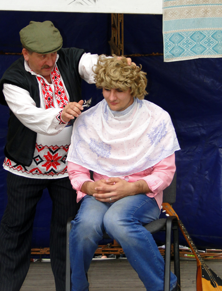 Свята гумару «З невычэрпнай кайстры Несцеркі» – добрая традыцыя у Лёзненскім раёне Свята гумару «З невычэрпнай кайстры Несцеркі» – добрая традыцыя у Лёзненскім раёне