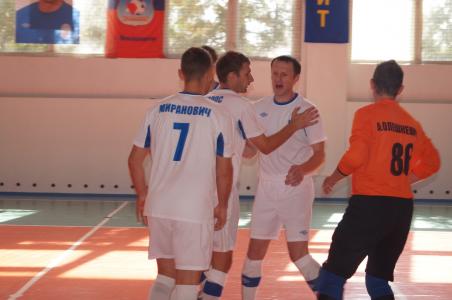 В местном дерби лунинецкий «Базар» переиграл «Гранит» (Микашевичи) В местном дерби лунинецкий «Базар» переиграл «Гранит» (Микашевичи)