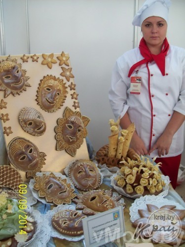 Молодечненка получила золотую медаль за художественные работы из теста на международном конкурсе