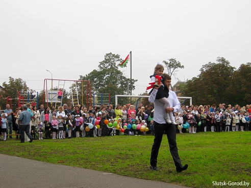 В школах прошли торжественные линейки