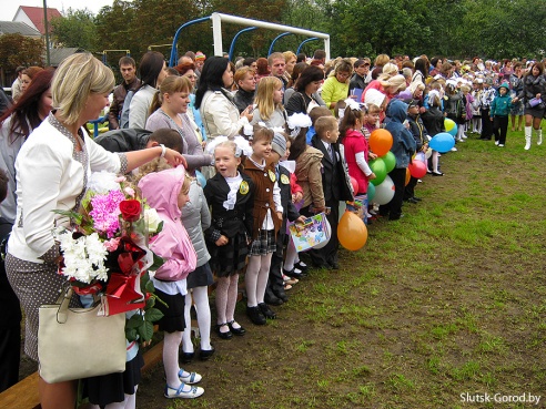 В школах прошли торжественные линейки