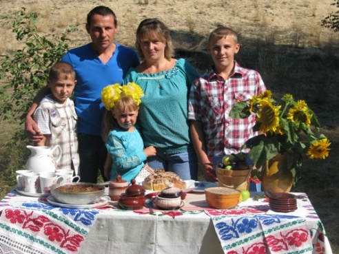 30 жніўня ў аграгарадку Малькавічы ва ўрочышчы “Смаловы рог” пройшоў раённы этап сямейнага сельскагаспадарчага праекта “Уладар сяла”. (фотарэпартаж)