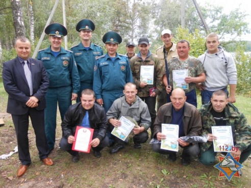 Лиозненские спасатели порыбачили. Прошли соревнования по рыбной ловли среди работников РОЧС