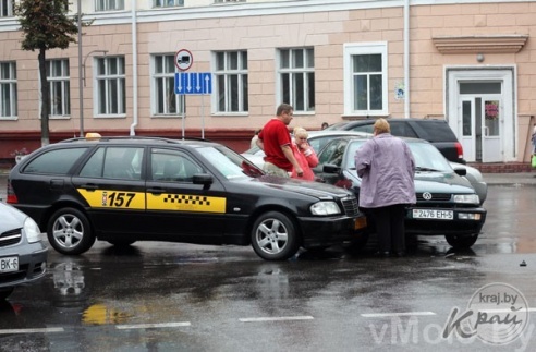 ДТП с участием такси возле «Березки» (фото)