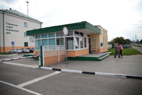Отец и жена Николая Статкевича обратились в Барановичский ГОВД после получения письма с угрозами