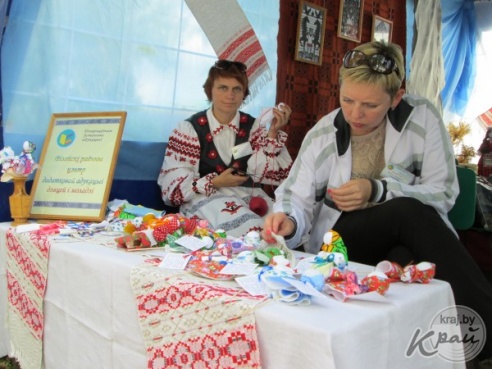 ФОТОФАКТ: На Дне белорусской письменности побывали мастера Вилейского и Логойского районов