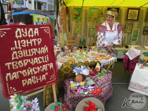 ФОТОФАКТ: На Дне белорусской письменности побывали мастера Вилейского и Логойского районов