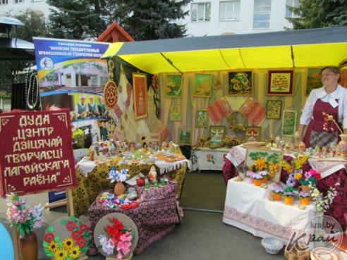 ФОТОФАКТ: На Дне белорусской письменности побывали мастера Вилейского и Логойского районов