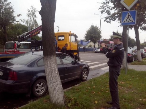 В Барановичах появился новый эвакуатор