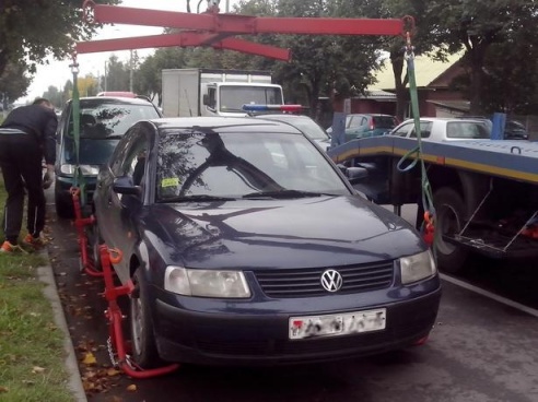 В Барановичах появился новый эвакуатор