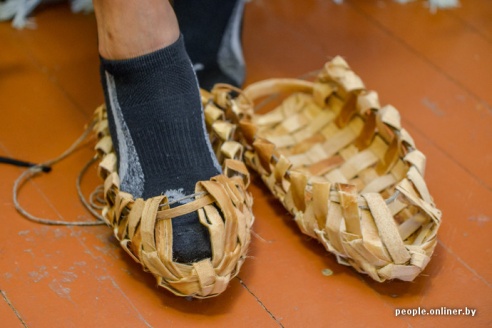 Американская рэп-исполнительница выступила в Дрибине, примерила лапти и попробовала местного самогона