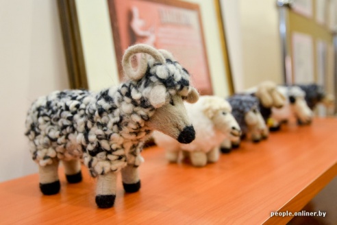 Американская рэп-исполнительница выступила в Дрибине, примерила лапти и попробовала местного самогона