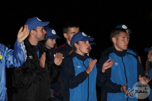 ФОТОФАКТ: Участников российско-белорусского велопробега глубочане встретили хлебом-солью и проводили салютом