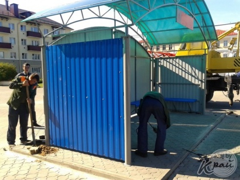 Павильон на остановке возле магазина «Чыгуначны» (фото)