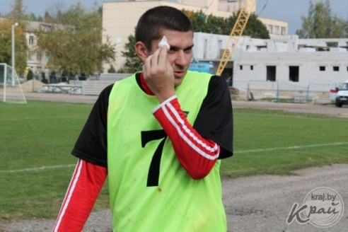 Желтые карточки и замена игрока из-за травмы: ФК «Вилия» провел последний домашний матч сезона (ФОТО)