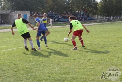 Желтые карточки и замена игрока из-за травмы: ФК «Вилия» провел последний домашний матч сезона (ФОТО)