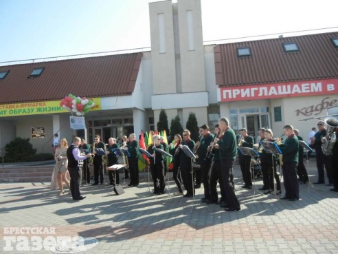 На ярмарке здоровья в Бресте из желающих пройти бесплатное обследование в консультативных пунктах образовались очереди