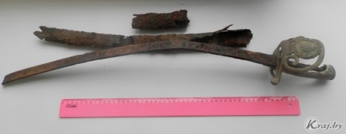 Кавалерийскую саблю времен войны 1812 года нашли дети в Вилейском районе (ФОТО)