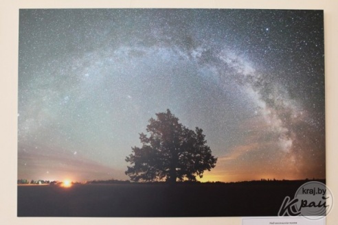 ФОТОРЕПОРТАЖ: 23 сентября в Глубоком открылась фотовыставка астронома Виктора Малыщица