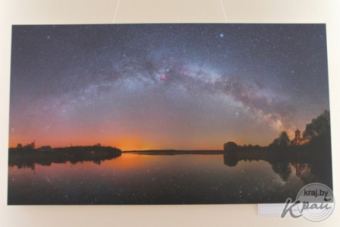 ФОТОРЕПОРТАЖ: 23 сентября в Глубоком открылась фотовыставка астронома Виктора Малыщица