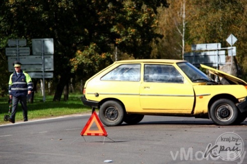 Грузовик с огнеопасным грузом попал в аварию на выезде из Молодечно