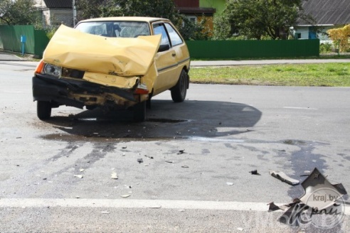 Грузовик с огнеопасным грузом попал в аварию на выезде из Молодечно