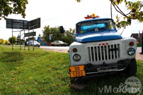 Грузовик с огнеопасным грузом попал в аварию на выезде из Молодечно