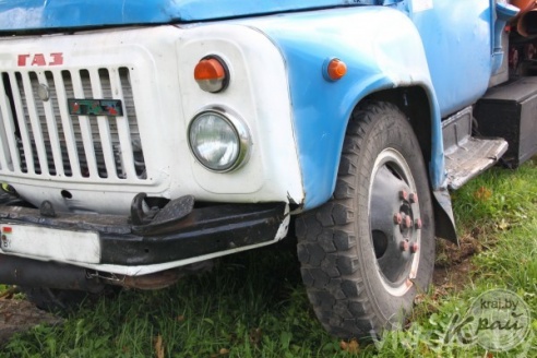 Грузовик с огнеопасным грузом попал в аварию на выезде из Молодечно