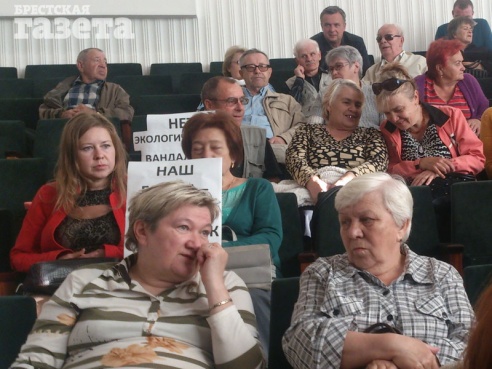 На собрании жильцов квартала, в котором планируется реализация проекта «Старый город», конструктивного диалога не получилось