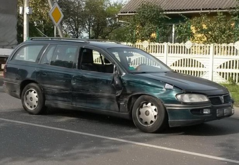 ФОТОФАКТ. В Барановичах столкнулись «КIA» и «Vauxhall»