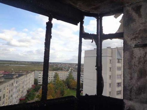 Из-за детской шалости с огнем повреждены два балкона и квартира в Барановичах