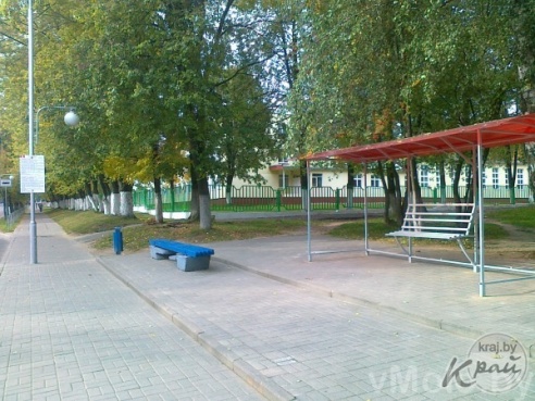 На остановке на Космонавтов появился павильон (фото)