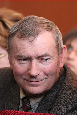 Памятную доску в честь вилейского краеведа Анатолия Рогача установили 30 сентября на здании районных электросетей (ФОТО)