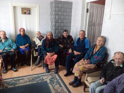 Ученики Лунинецкой школы искусств выступили с благотворительными концертами перед стариками и больными детьми