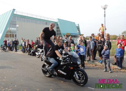 Мотофестиваль «Золотая осень» собрал байкеров из разных уголков Беларуси Мотофестиваль «Золотая осень» собрал байкеров из разных уголков Беларуси