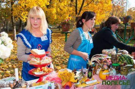 Неделя Матери в политехническом колледже: от флеш-моба до ярмарки Неделя Матери в политехническом колледже: от флеш-моба до ярмарки