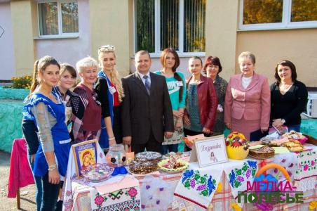 Неделя Матери в политехническом колледже: от флеш-моба до ярмарки Неделя Матери в политехническом колледже: от флеш-моба до ярмарки