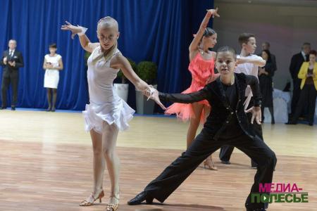 Две пары из Лунинца стали победителями чемпионата мира по спортивным бальным танцам